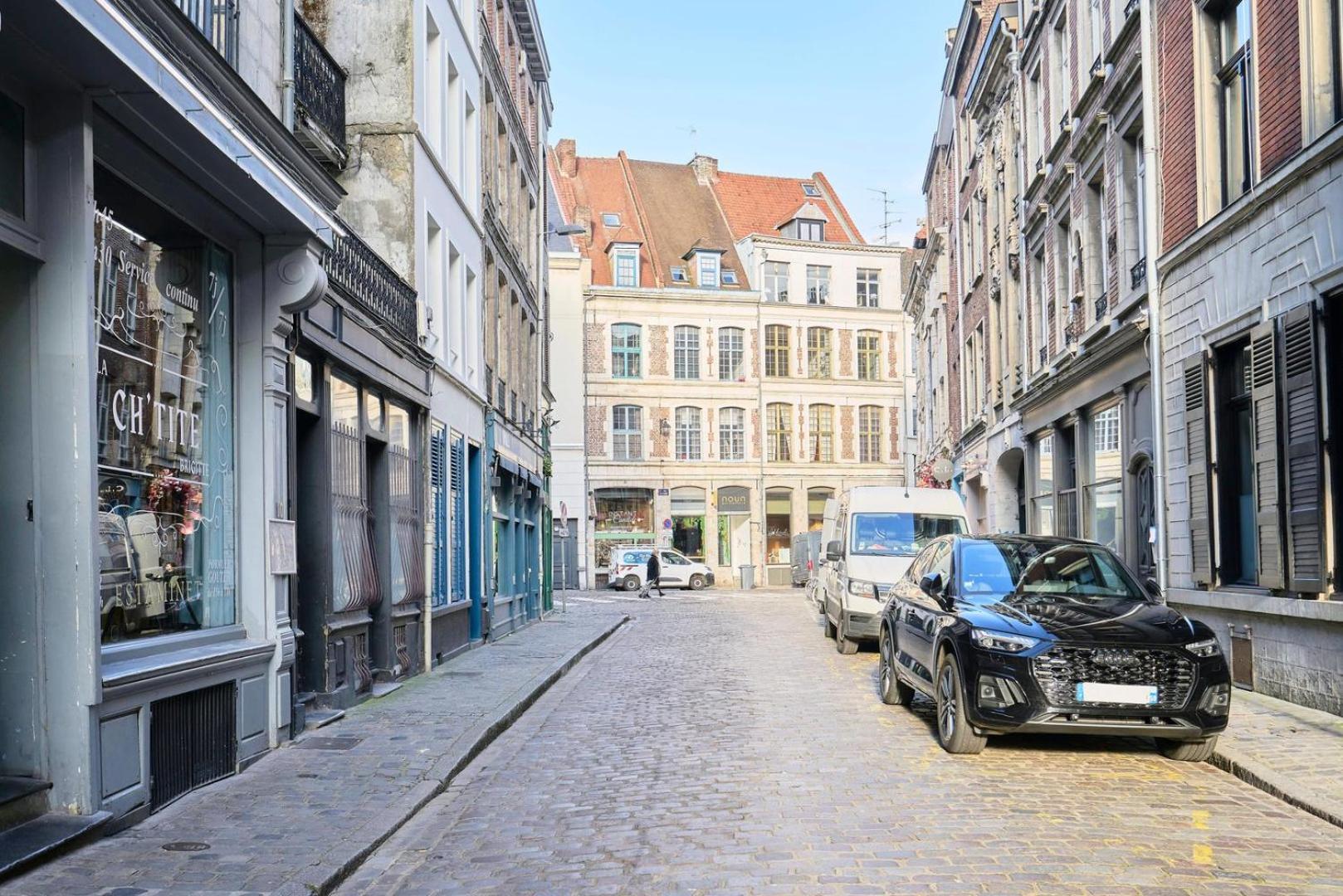 Apartment With Parking In The Heart Of Old Lille Exterior photo